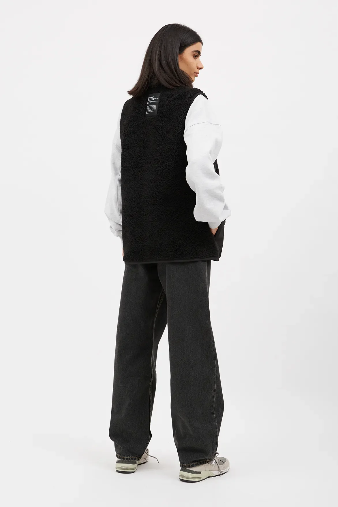 Dey Pile Vest - Black - Image 3