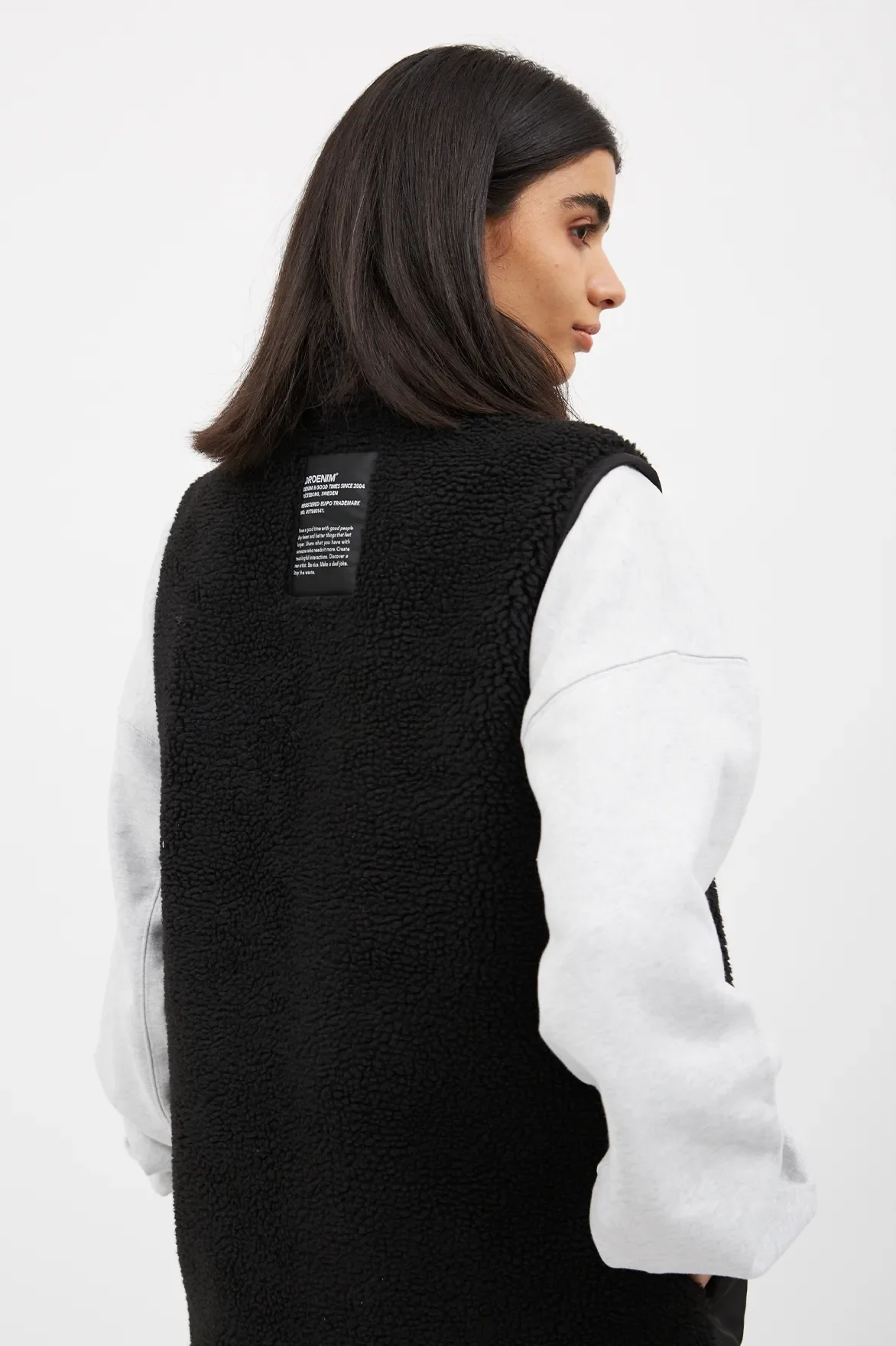 Dey Pile Vest - Black - Image 4