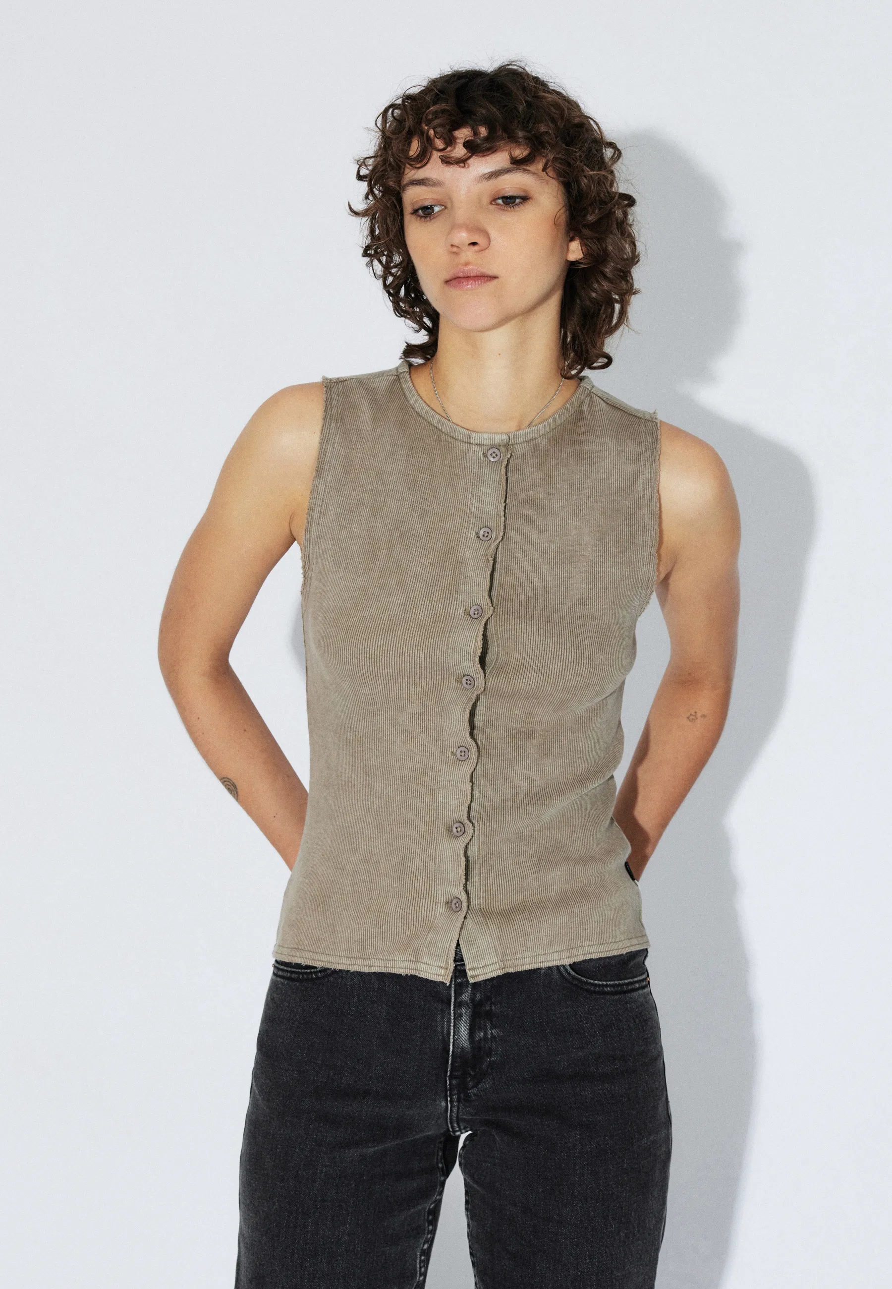 Lilja Rib - Washed Khaki - Image 5